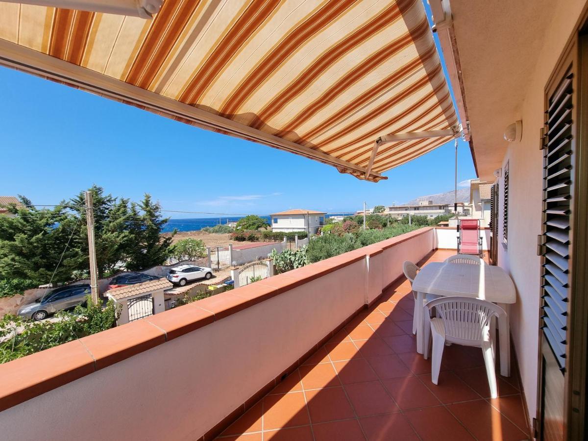 Villa Flora - With Sea View, 2 Minutes Walk To Beach Траппето Экстерьер фото